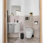 3br Penthouse, Free Secure Parking, Luxury