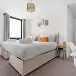 3br Penthouse, Free Secure Parking, Luxury * York