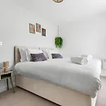 3br Penthouse, Free Secure Parking, Luxury Feriehus York