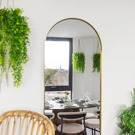 3br Penthouse, Free Secure Parking, Luxury ヨーク