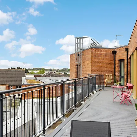 3br Penthouse, Free Secure Parking, Luxury * York